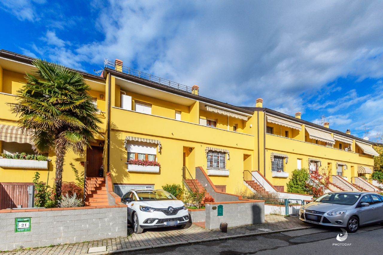 Villa a Schiera Bologna - Santa Viola, affitto e vendita Villa a ...