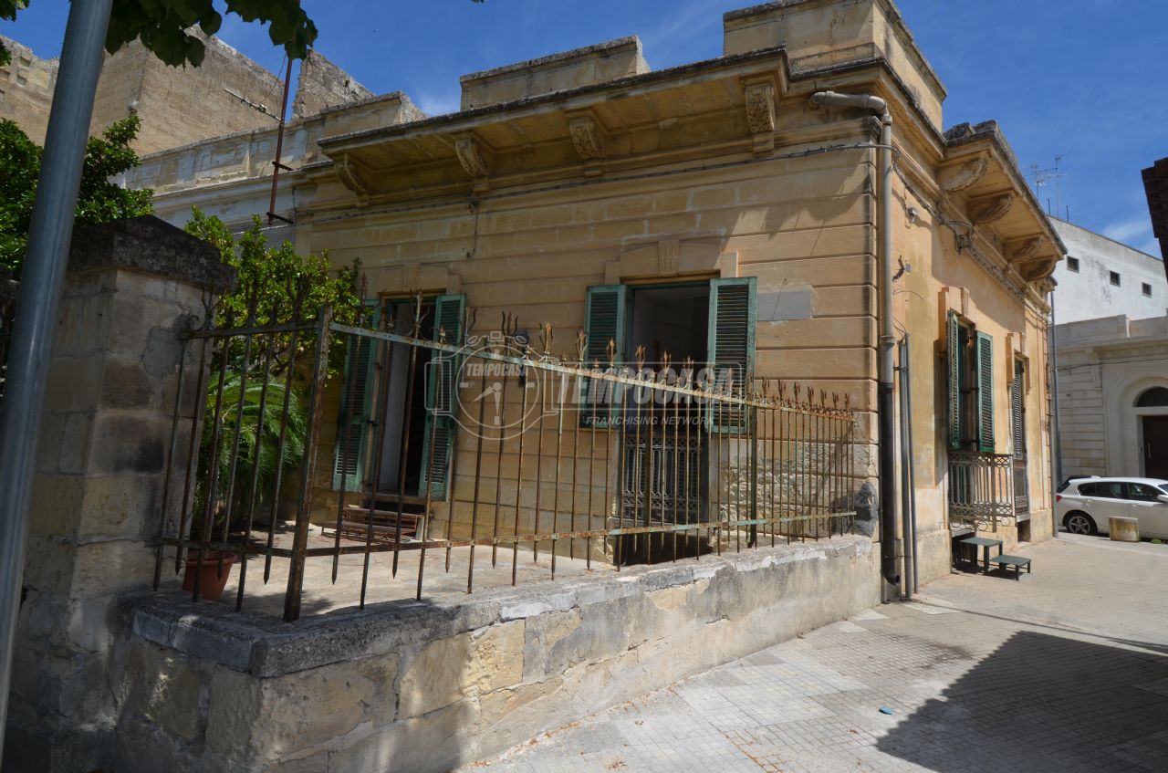 Casa indipendente Lecce Centro, affitto e vendita Casa