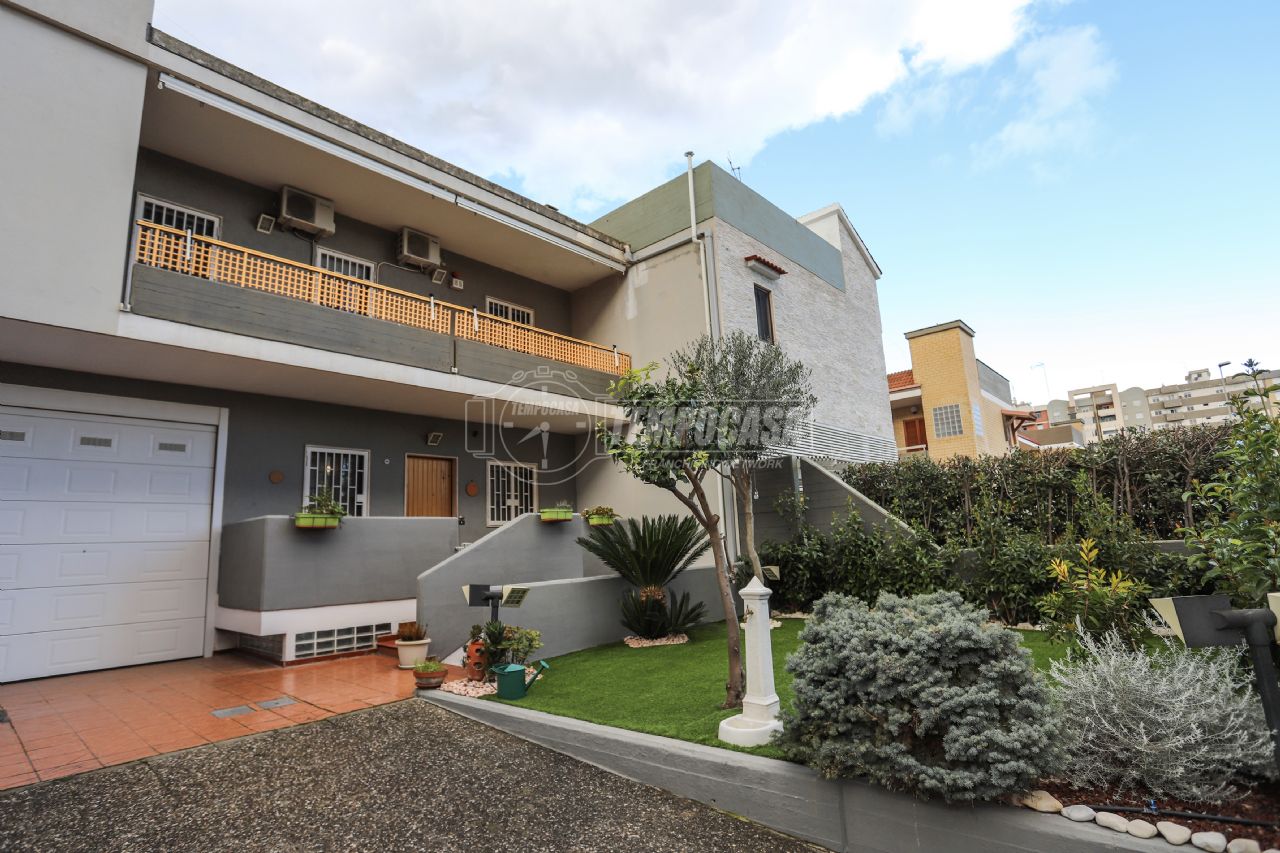 Vivere In Un Locale Accatastato C2