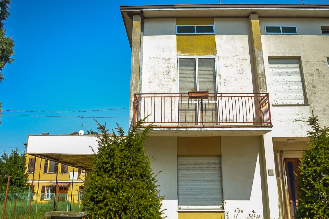 Casa Con Giardino In Affitto Mirandola