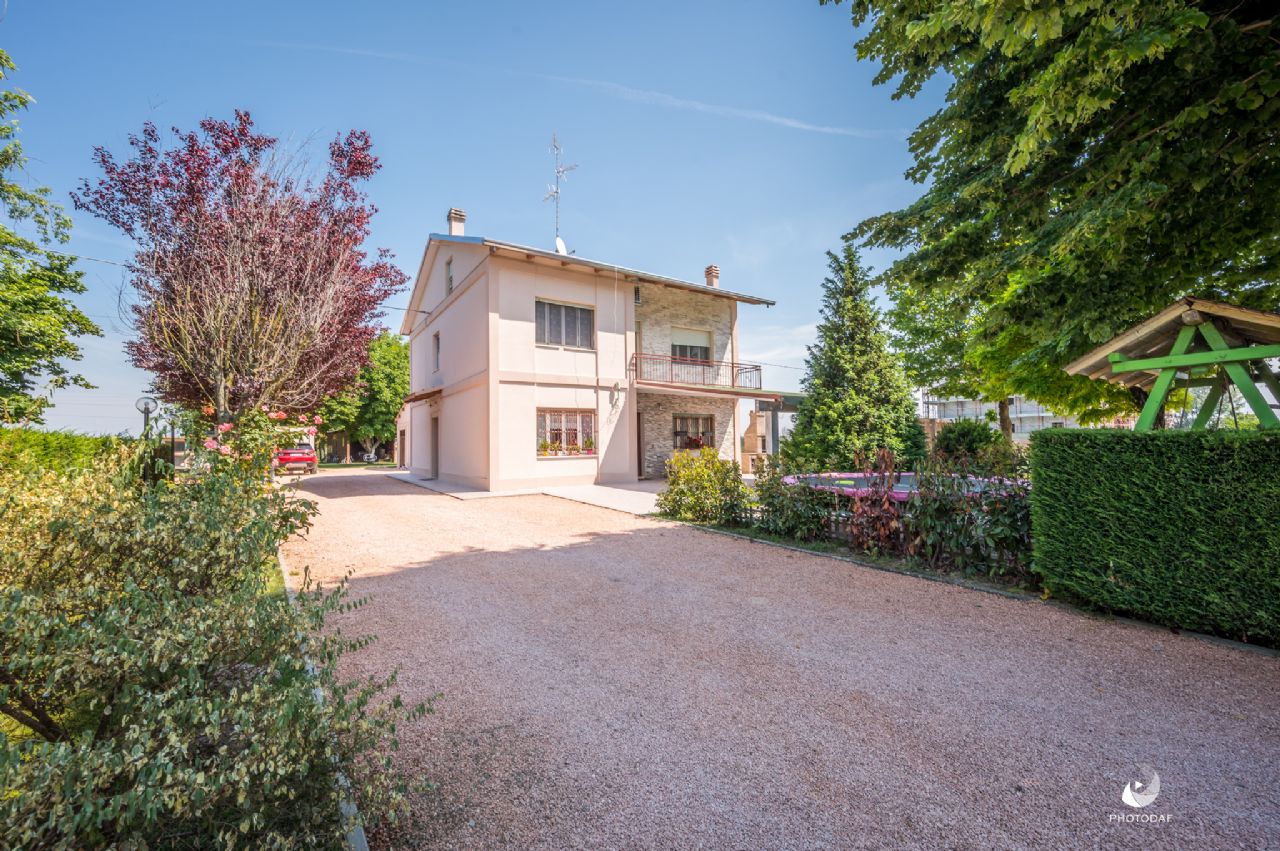 Case In Affitto Mirandola Piano Terra